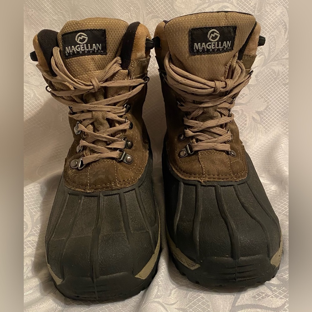Magellan Outdoors Men's Leather Duck Boots Thinsulate Size 7D